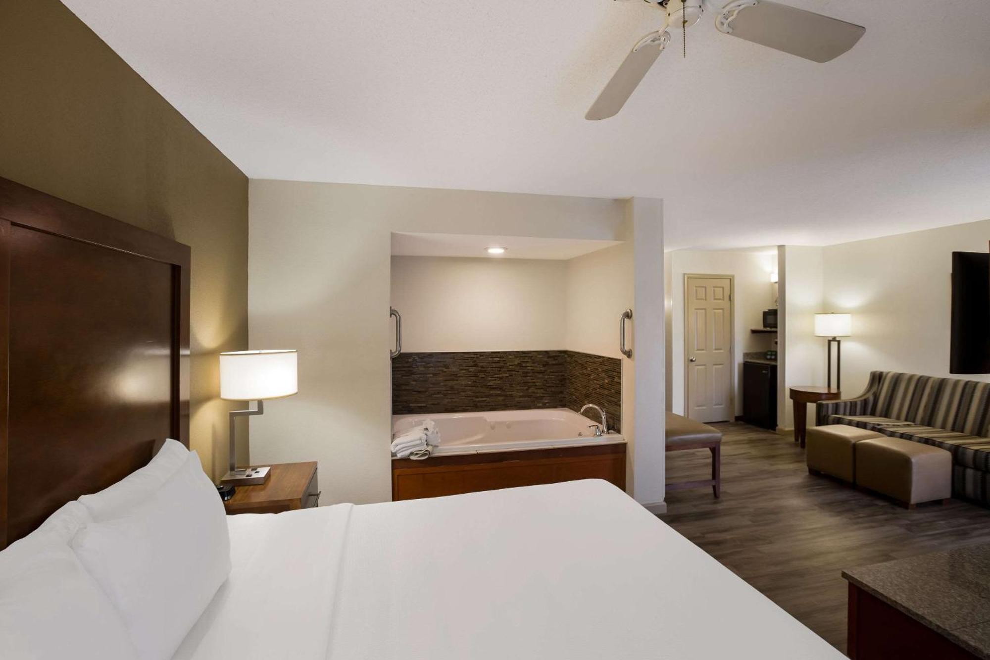 סביירוויל The Inn At Apple Valley, Ascend Hotel Collection מראה חיצוני תמונה